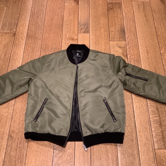 Forever 21 Women’s size small bomber jacket - Picture 2 of 6